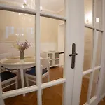 Apartment Planeta Dos Sonhos - Fast Wi-fi, 1bdr, Centre *