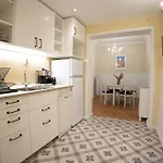 Planeta Dos Sonhos - Fast Wi-fi, 1bdr, Centre Apartment Sofia