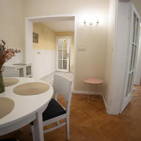 Apartamento Planeta Dos Sonhos - Fast Wi-fi, 1bdr, Centre *