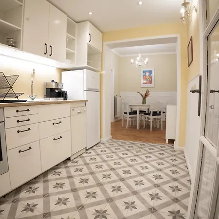 Planeta Dos Sonhos - Fast Wi-fi, 1bdr, Centre *